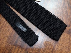 cravatta maglia seta nera